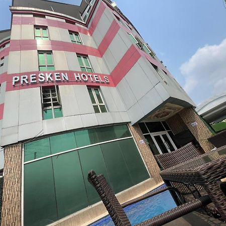 Presken Hotel At International Airport Road Ikeja Extérieur photo