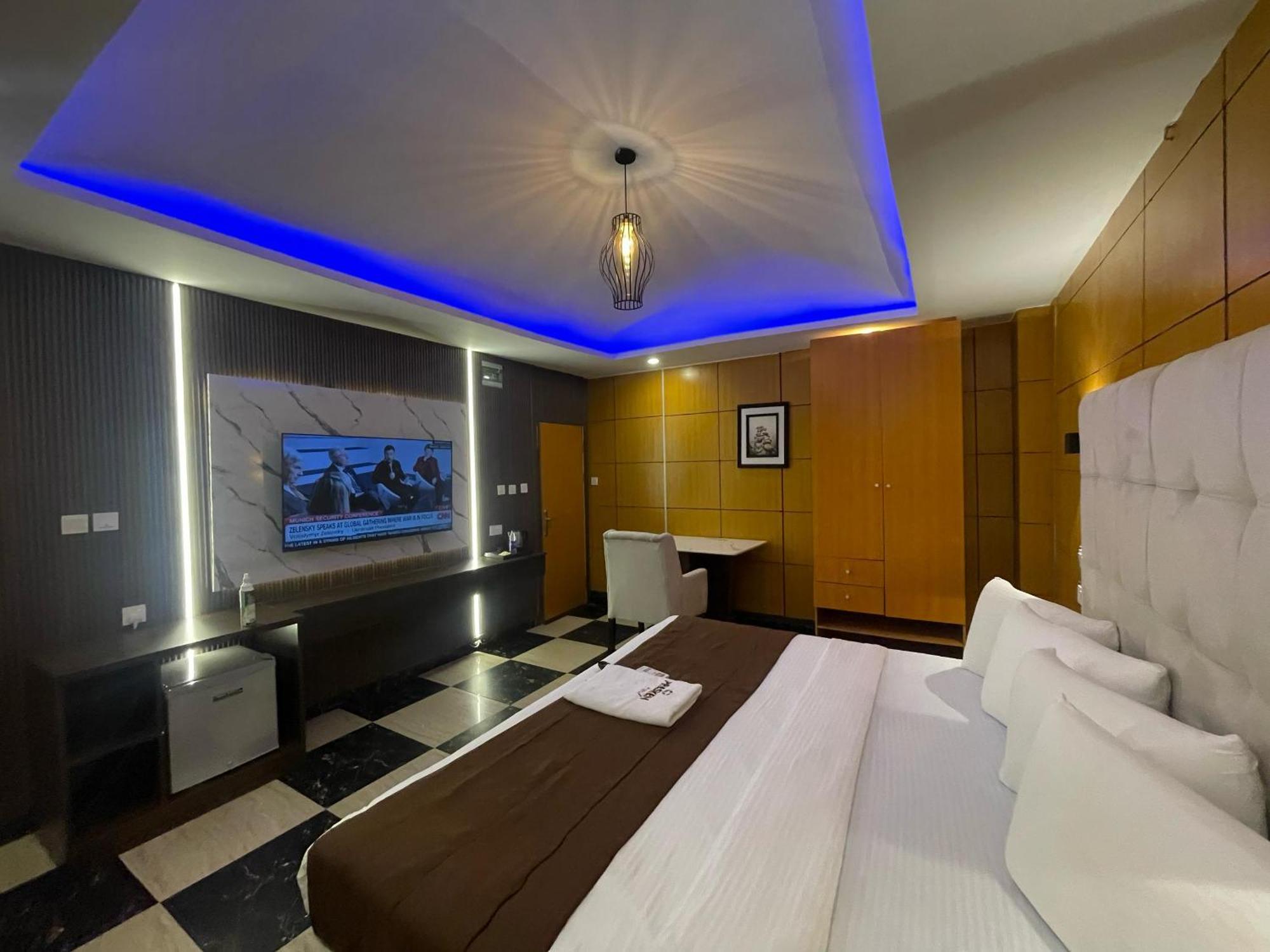 Presken Hotel At International Airport Road Ikeja Extérieur photo