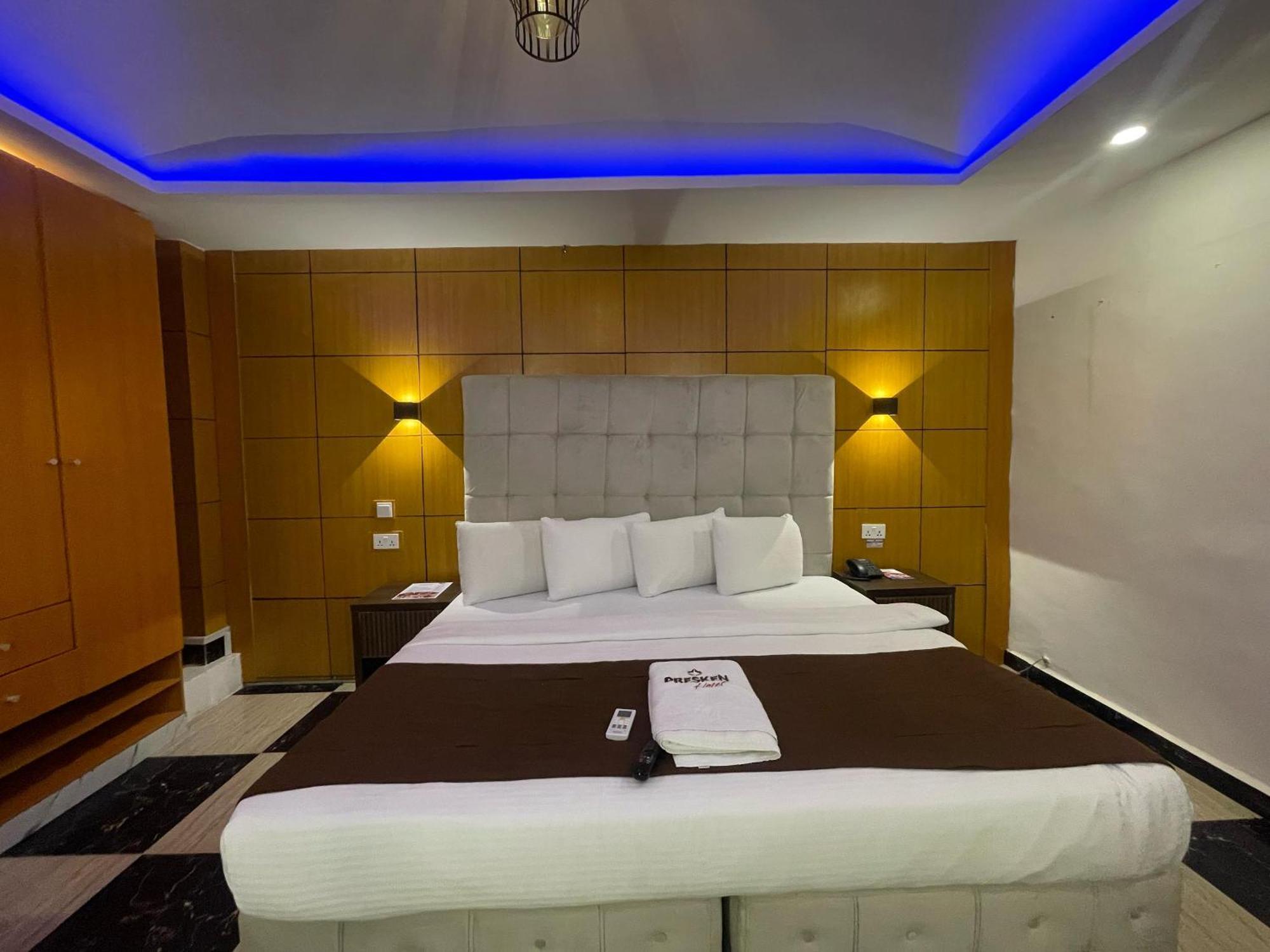 Presken Hotel At International Airport Road Ikeja Extérieur photo