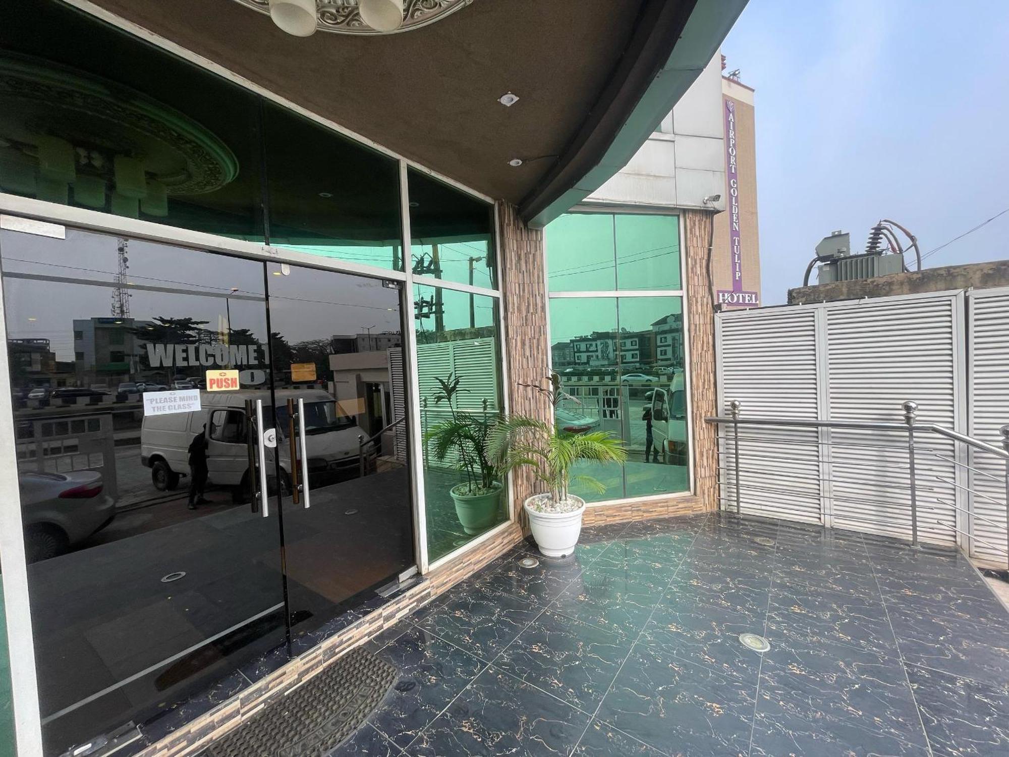 Presken Hotel At International Airport Road Ikeja Extérieur photo