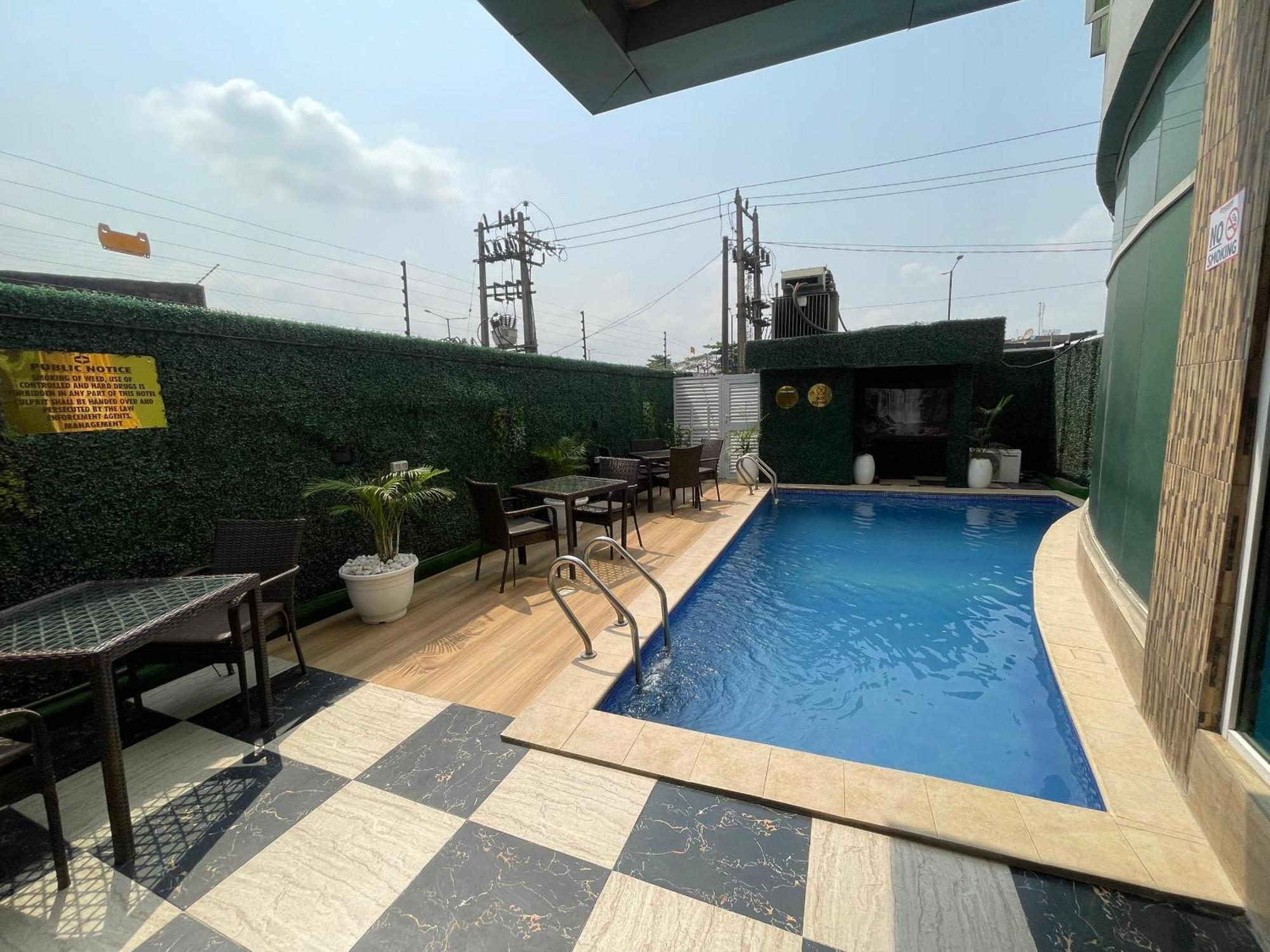 Presken Hotel At International Airport Road Ikeja Extérieur photo