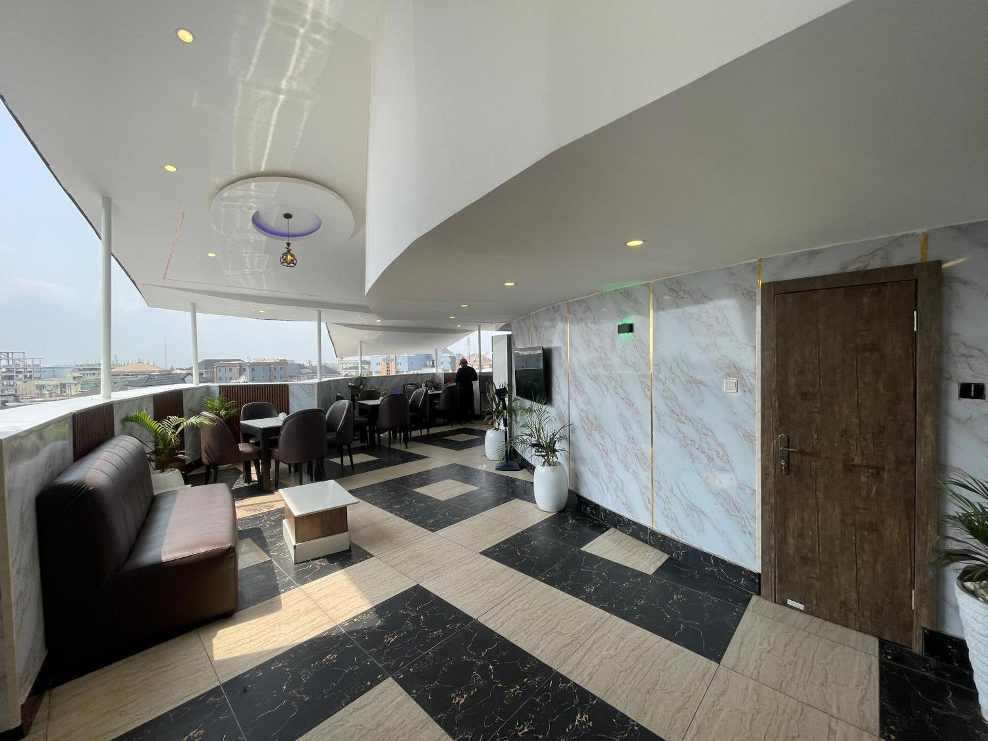 Presken Hotel At International Airport Road Ikeja Extérieur photo