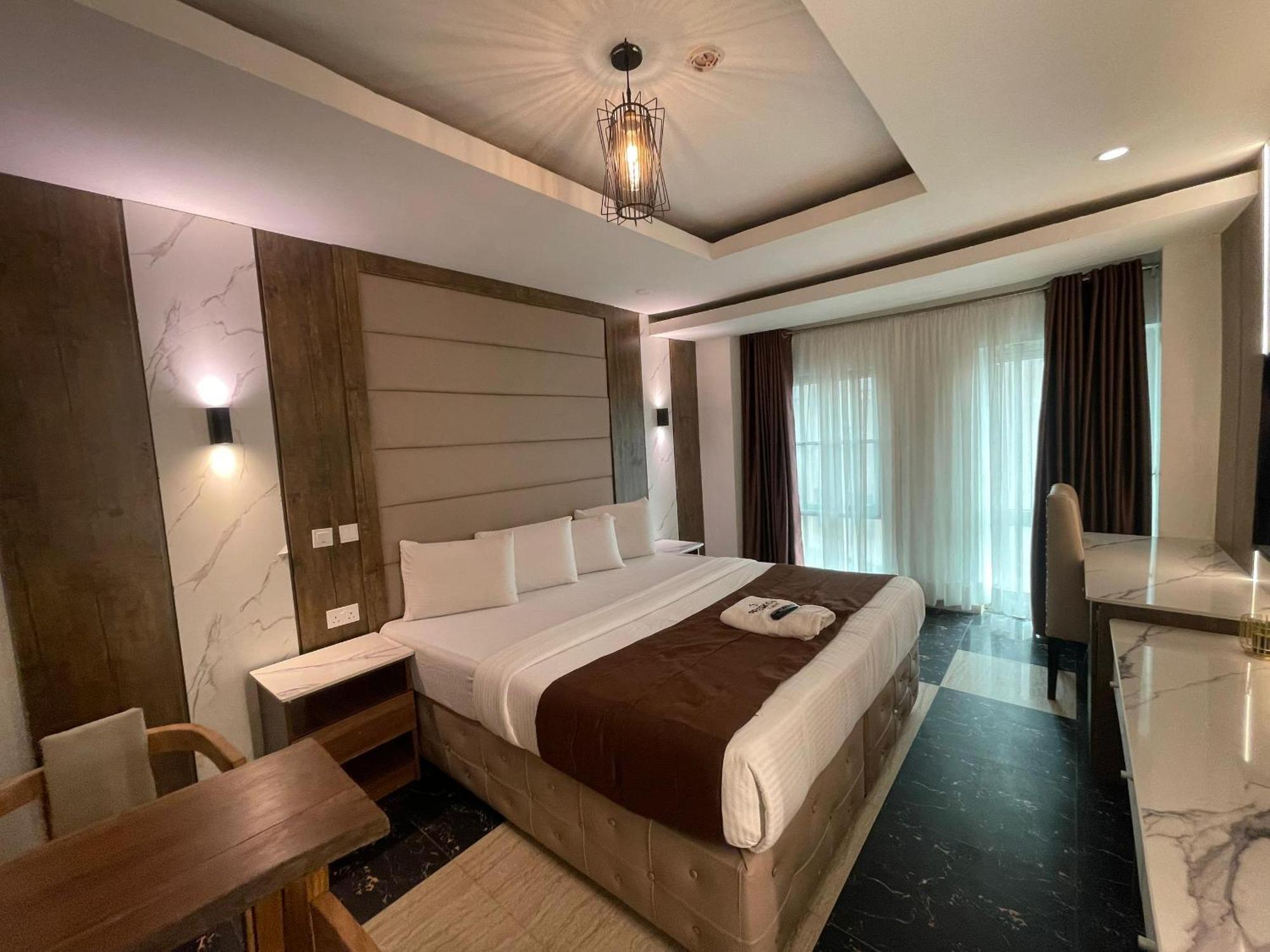 Presken Hotel At International Airport Road Ikeja Extérieur photo