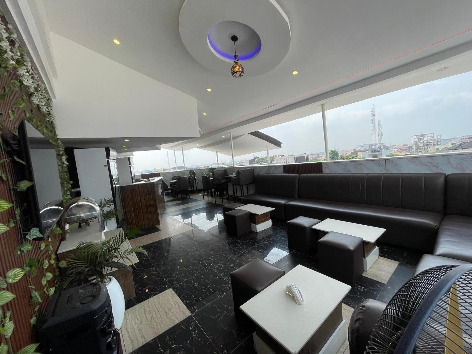Presken Hotel At International Airport Road Ikeja Extérieur photo