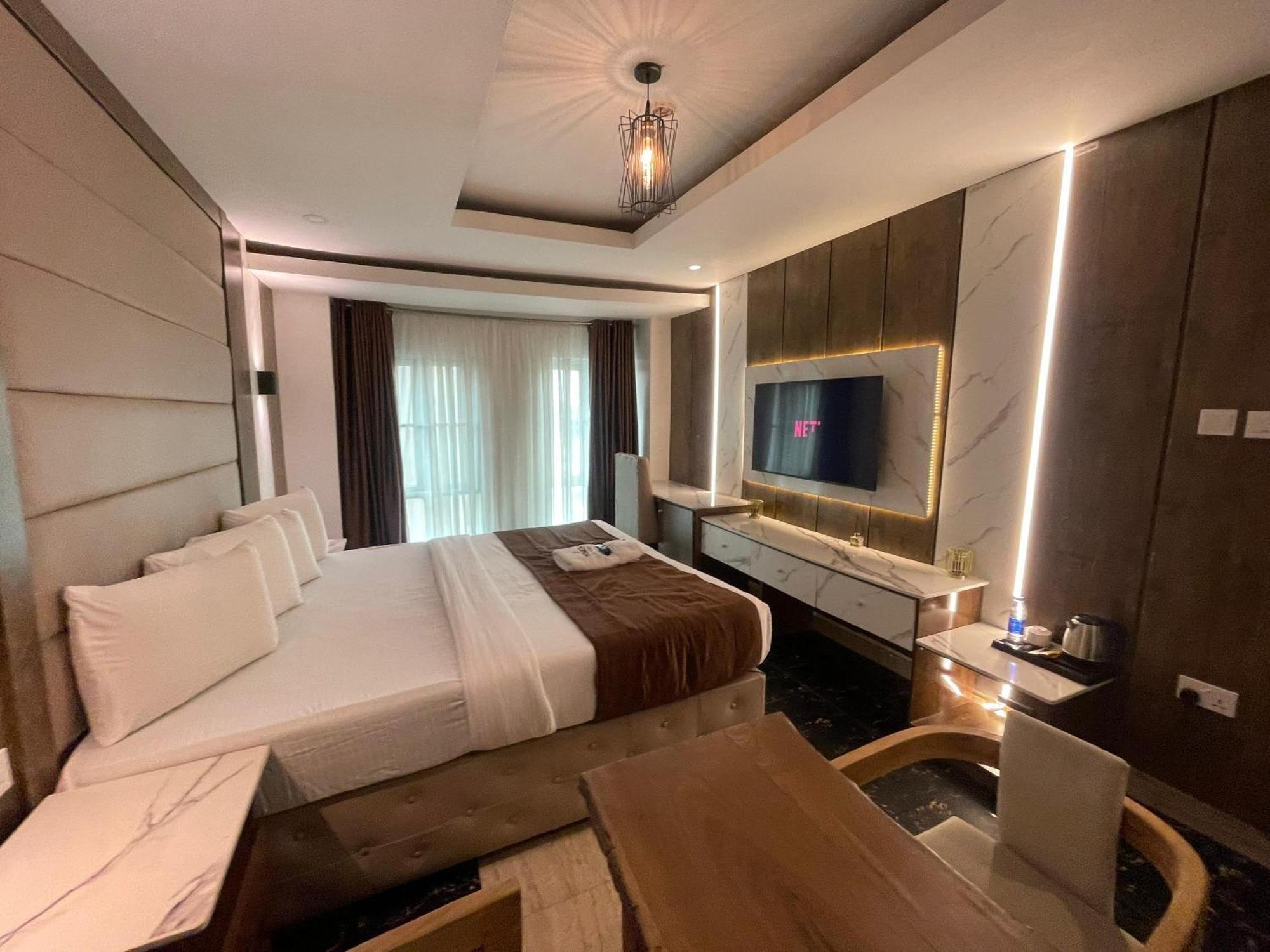 Presken Hotel At International Airport Road Ikeja Extérieur photo
