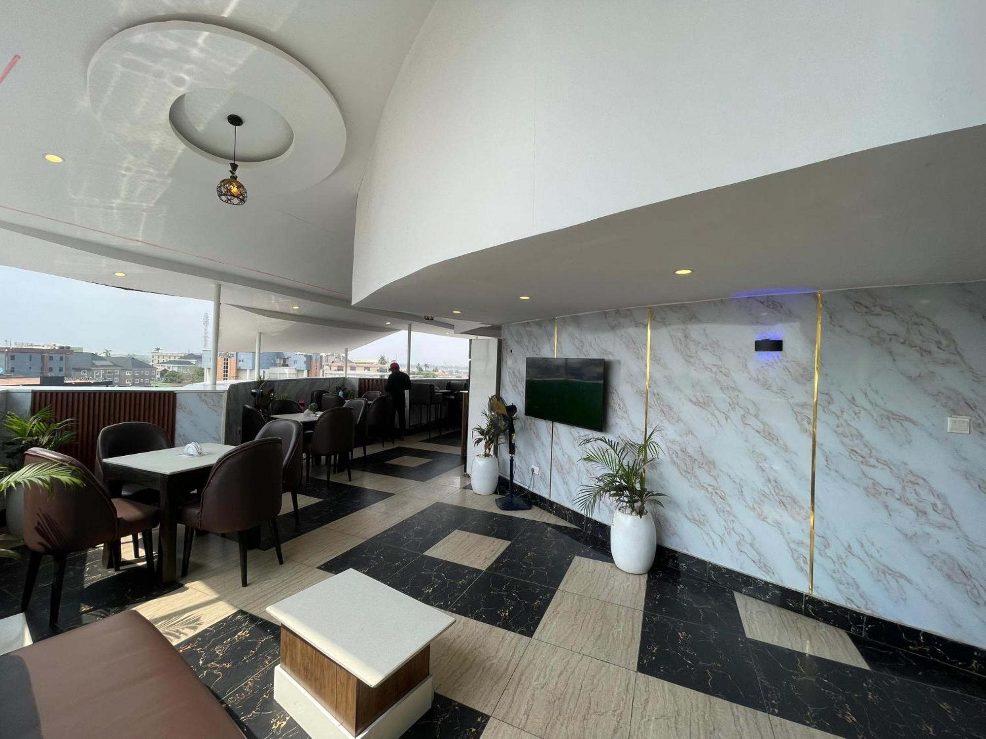 Presken Hotel At International Airport Road Ikeja Extérieur photo