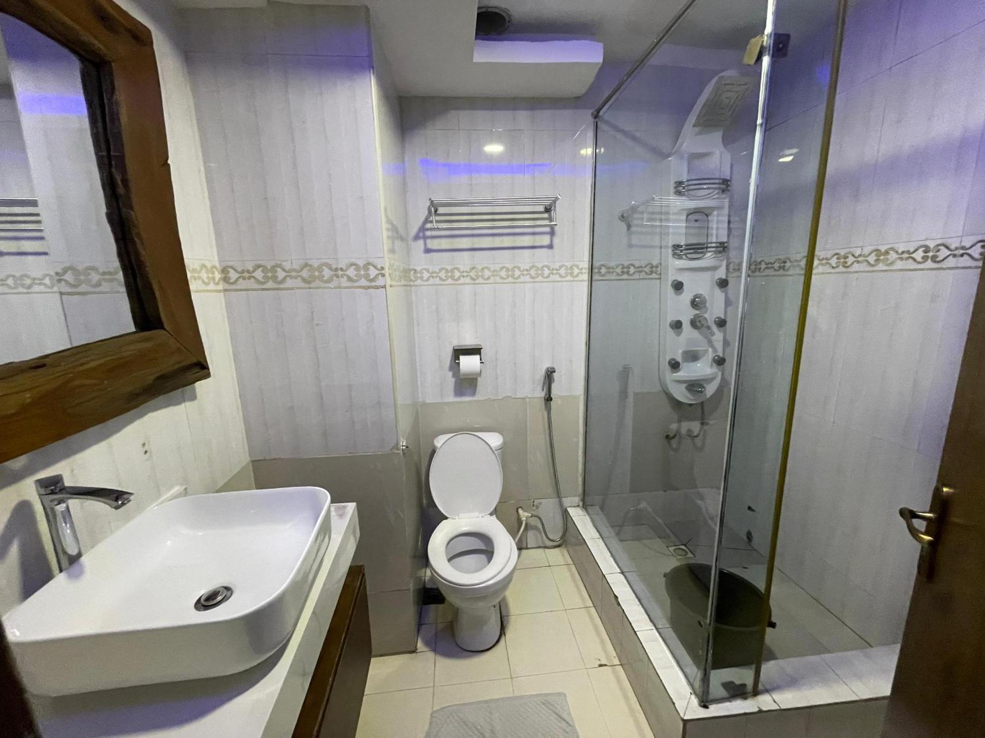 Presken Hotel At International Airport Road Ikeja Extérieur photo