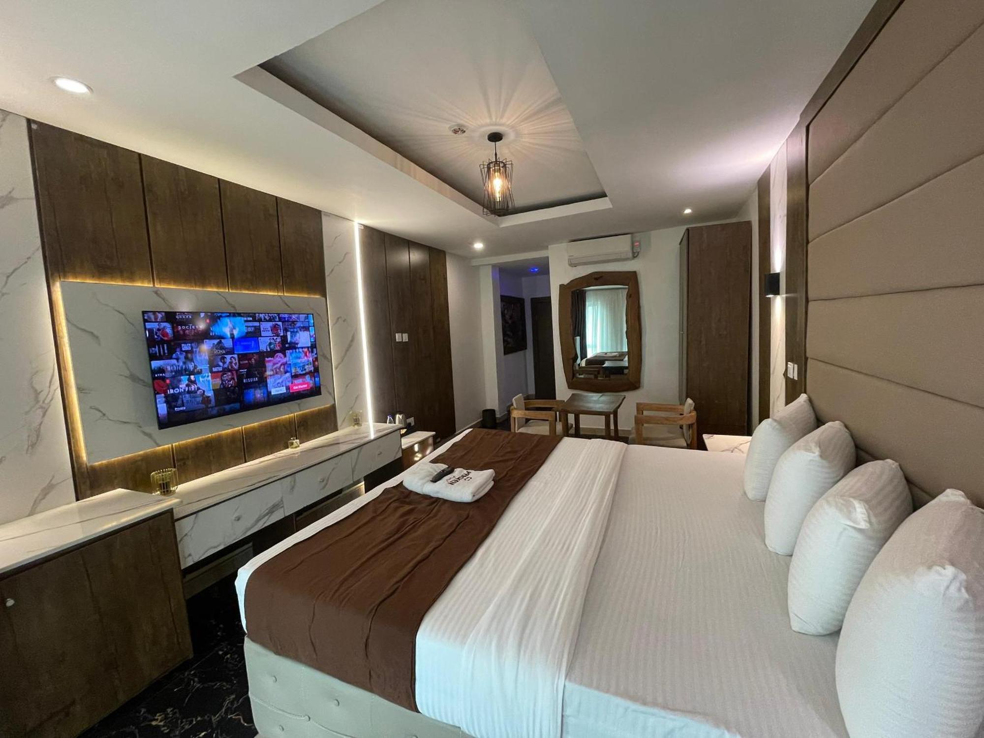 Presken Hotel At International Airport Road Ikeja Extérieur photo