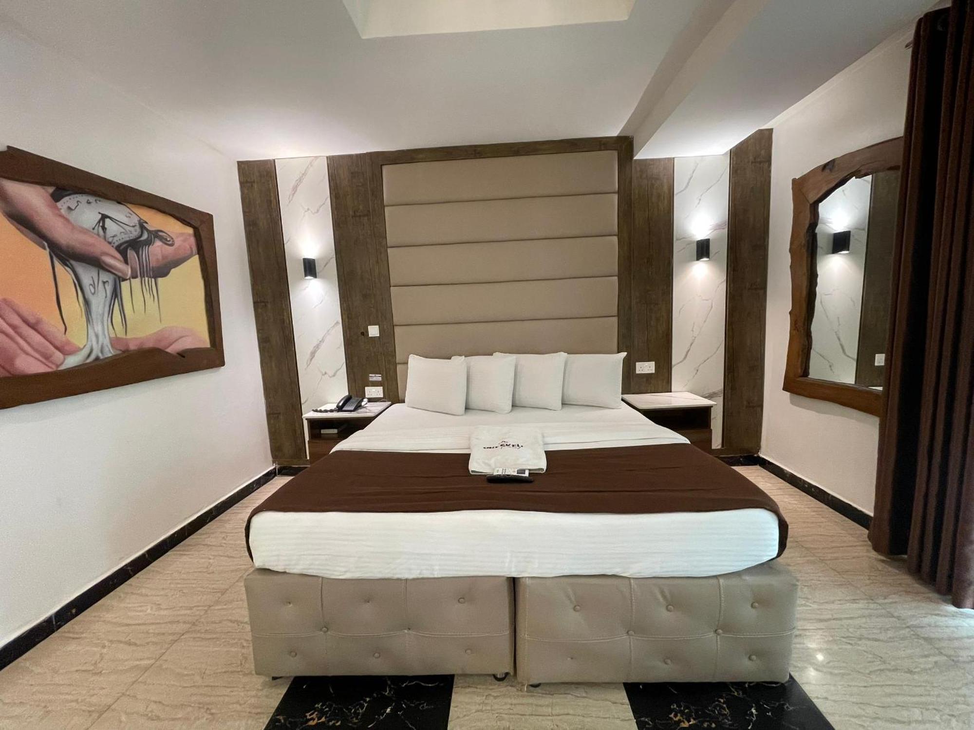 Presken Hotel At International Airport Road Ikeja Extérieur photo