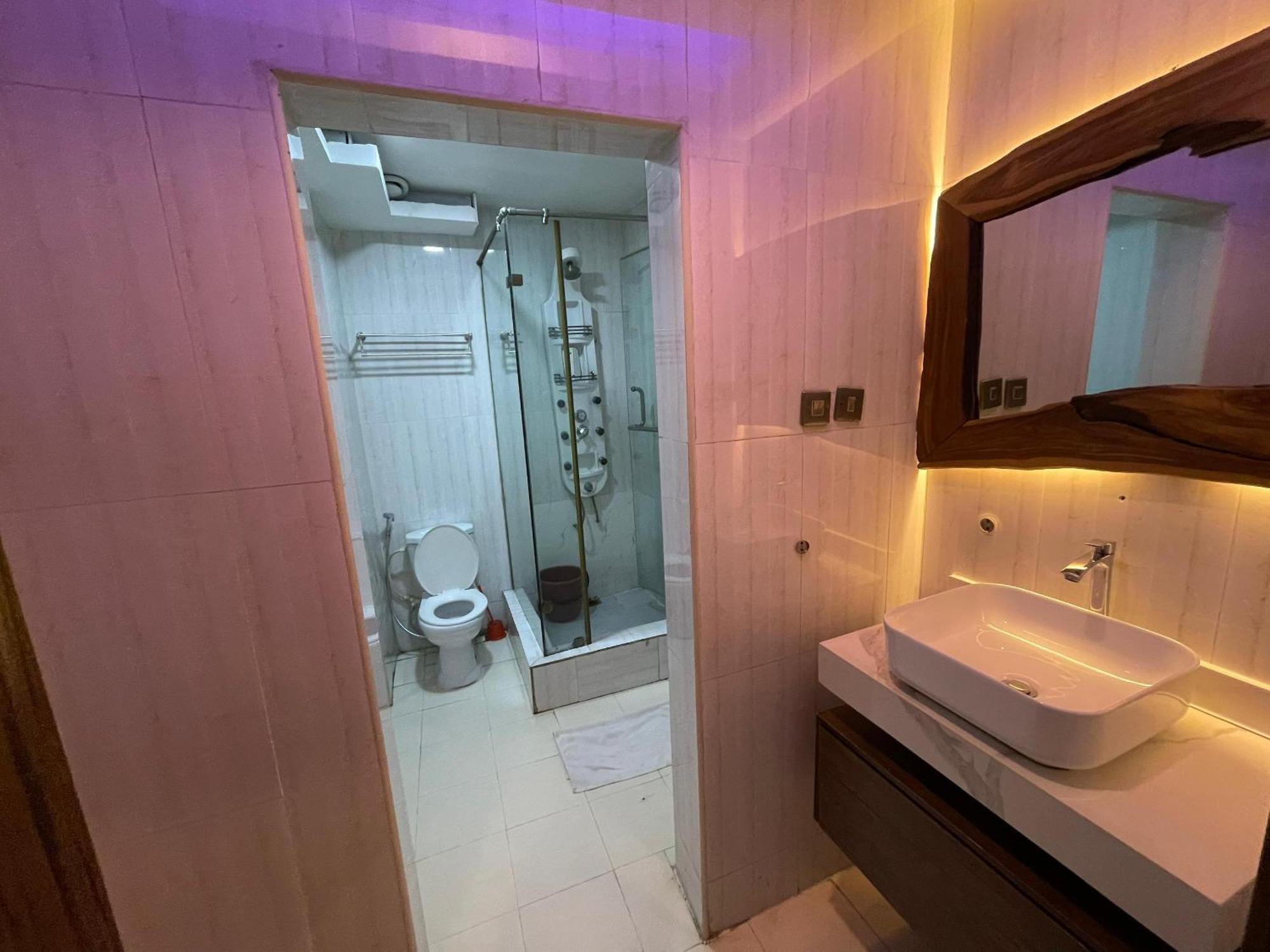 Presken Hotel At International Airport Road Ikeja Extérieur photo