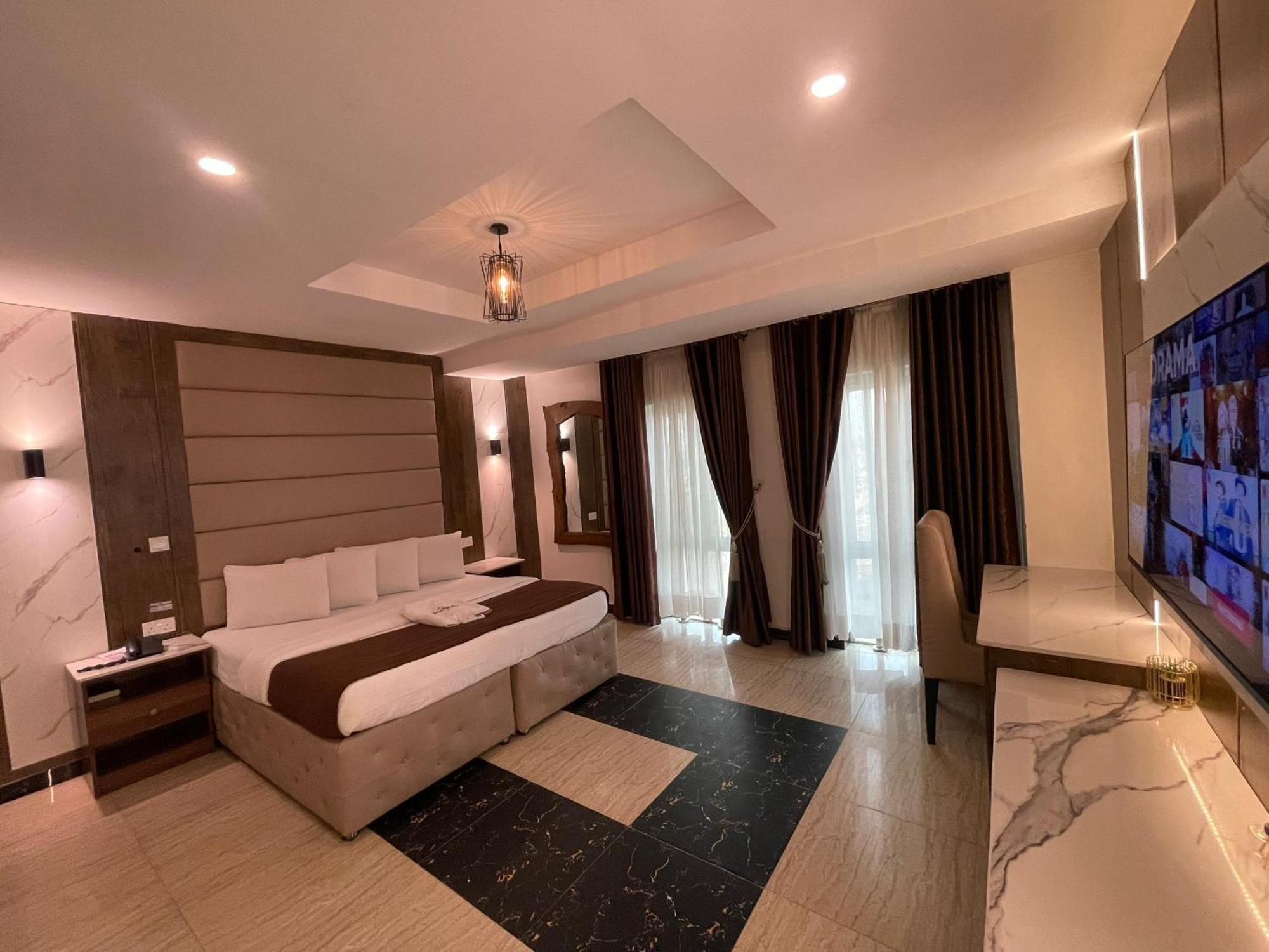 Presken Hotel At International Airport Road Ikeja Extérieur photo